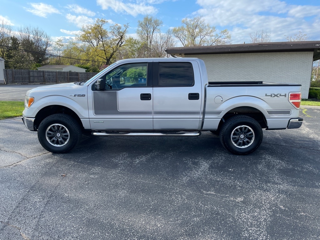 Photo 2 of this FORD F150 XLT