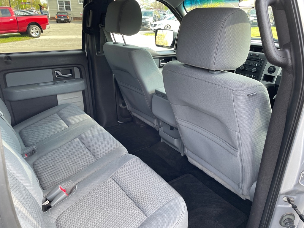 Photo 11 of this FORD F150 XLT