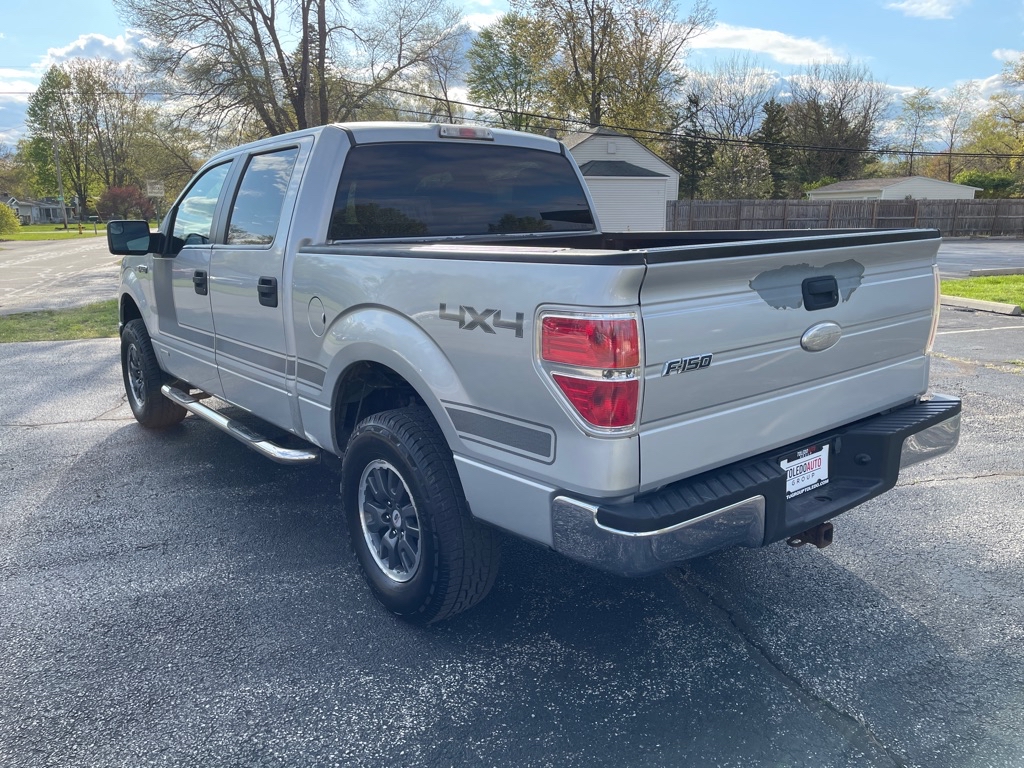 Photo 3 of this FORD F150 XLT