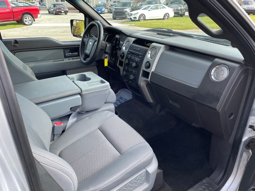 Photo 12 of this FORD F150 XLT