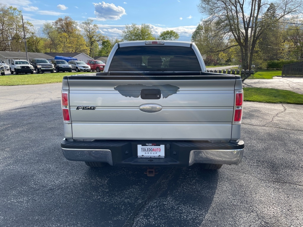 Photo 4 of this FORD F150 XLT
