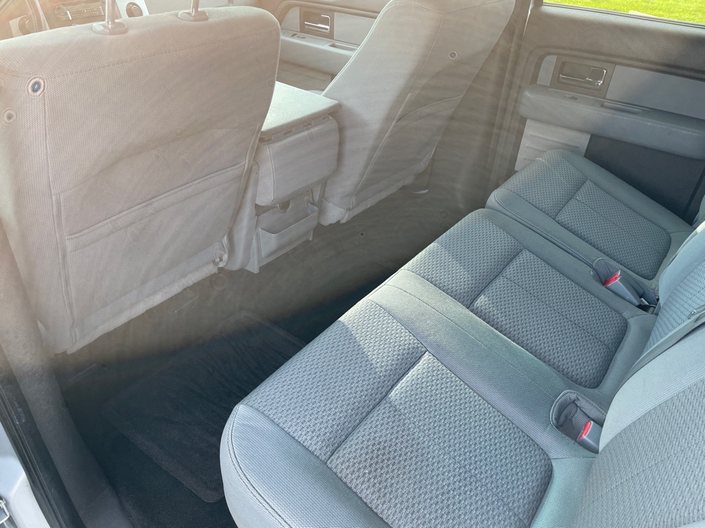 Photo 10 of this FORD F150 XLT