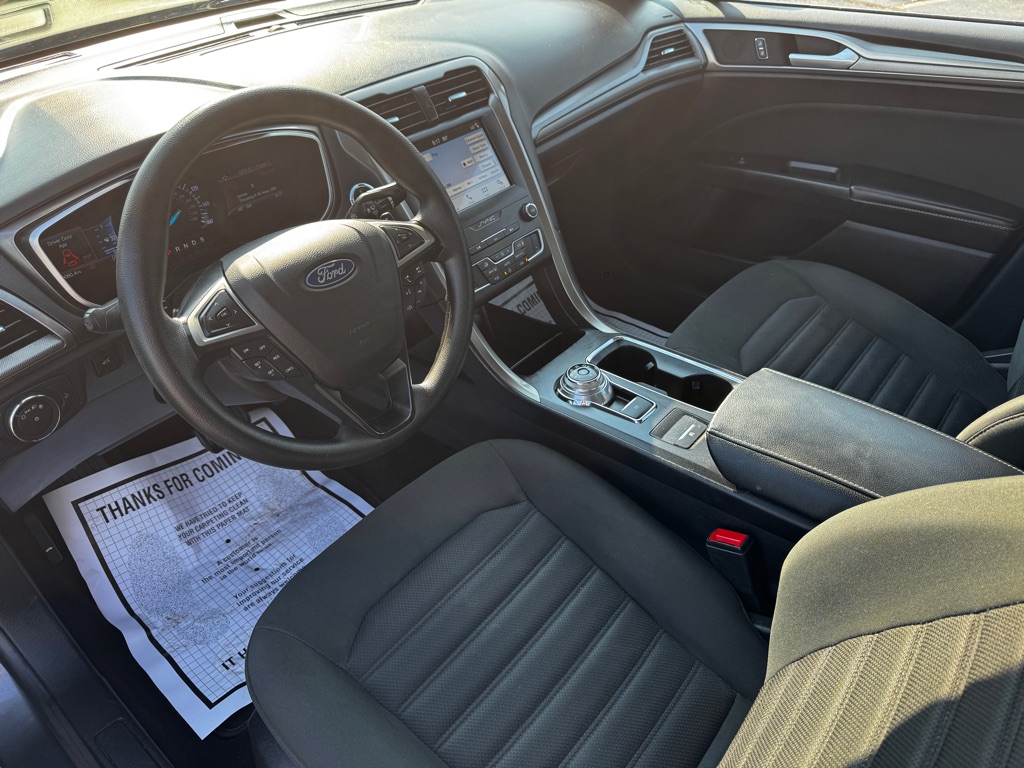 Photo 9 of this FORD FUSION