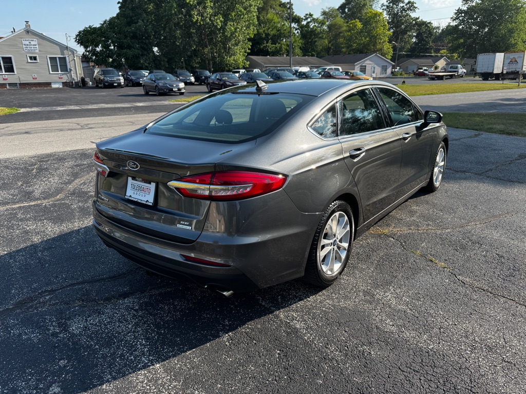Photo 5 of this FORD FUSION