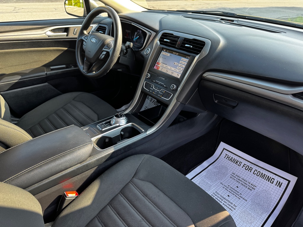 Photo 12 of this FORD FUSION
