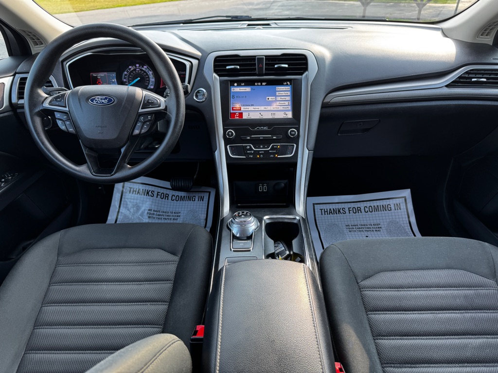 Photo 13 of this FORD FUSION