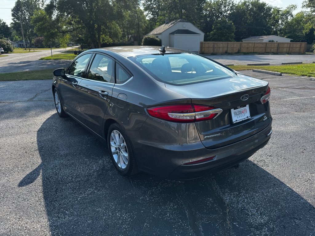 Photo 3 of this FORD FUSION