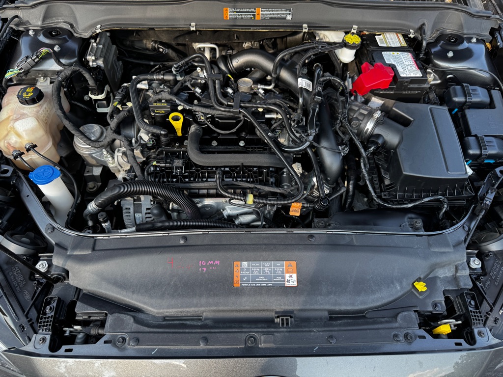 Photo 23 of this FORD FUSION