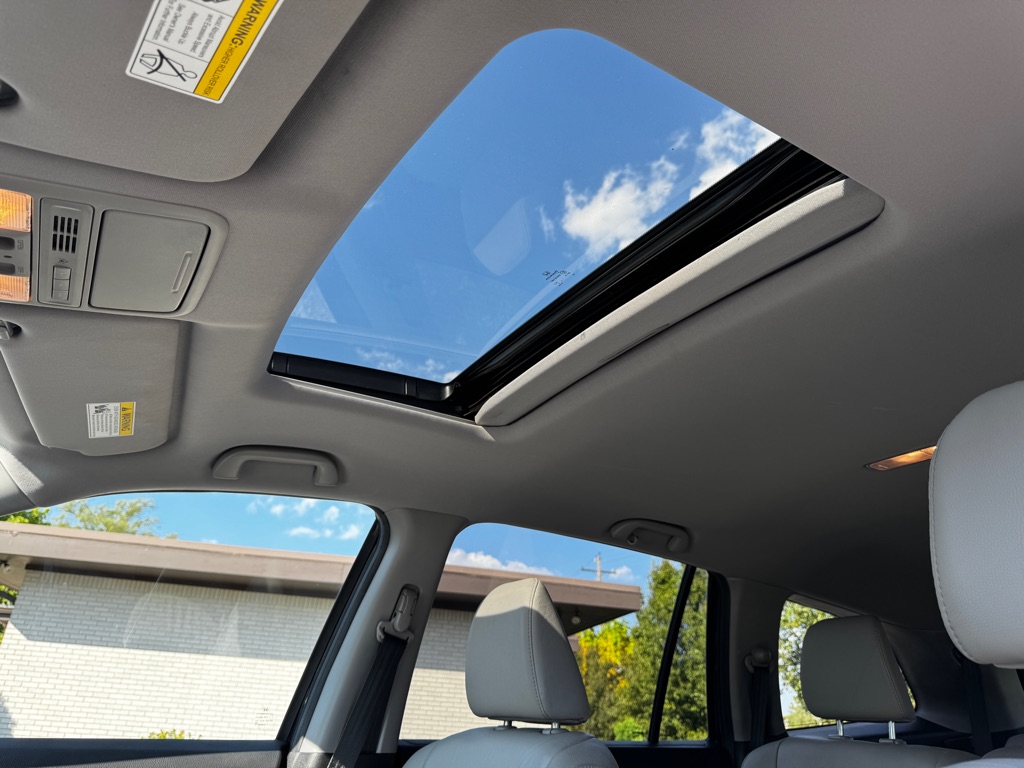 Photo 17 of this HONDA PILOT