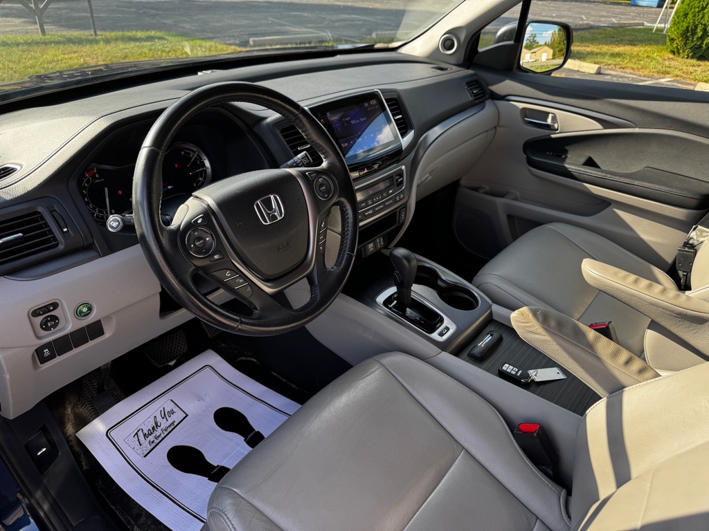 Photo 9 of this HONDA PILOT