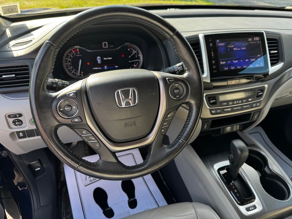 Photo 14 of this HONDA PILOT