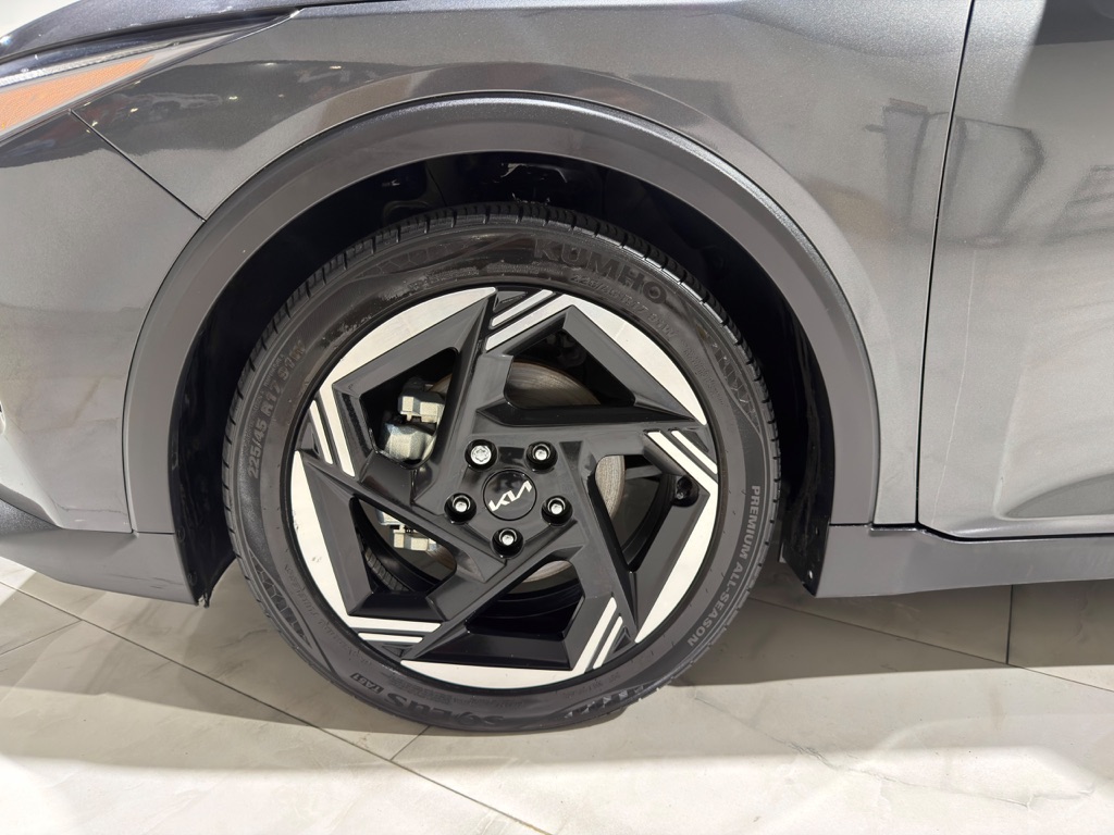 Photo 6 of this KIA K4