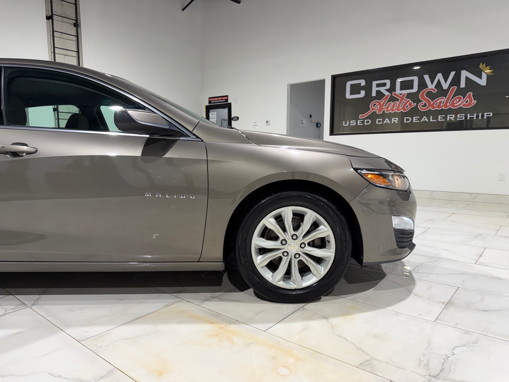 Photo 6 of this CHEVROLET MALIBU