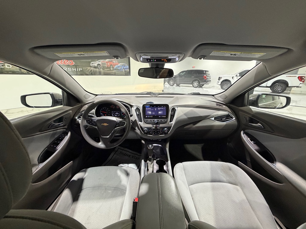 Photo 19 of this CHEVROLET MALIBU