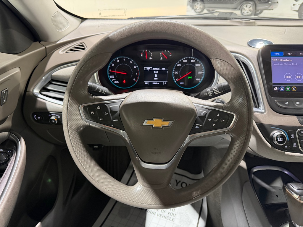 Photo 22 of this CHEVROLET MALIBU