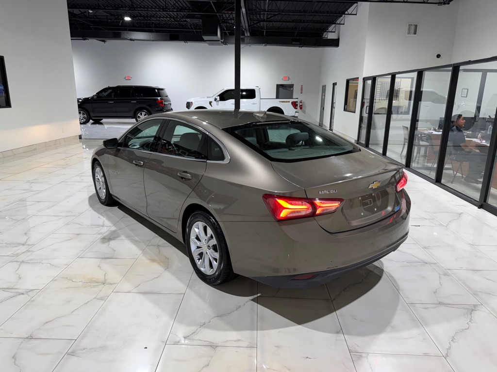 Photo 9 of this CHEVROLET MALIBU