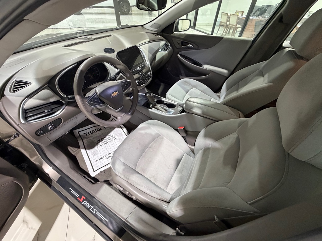 Photo 18 of this CHEVROLET MALIBU