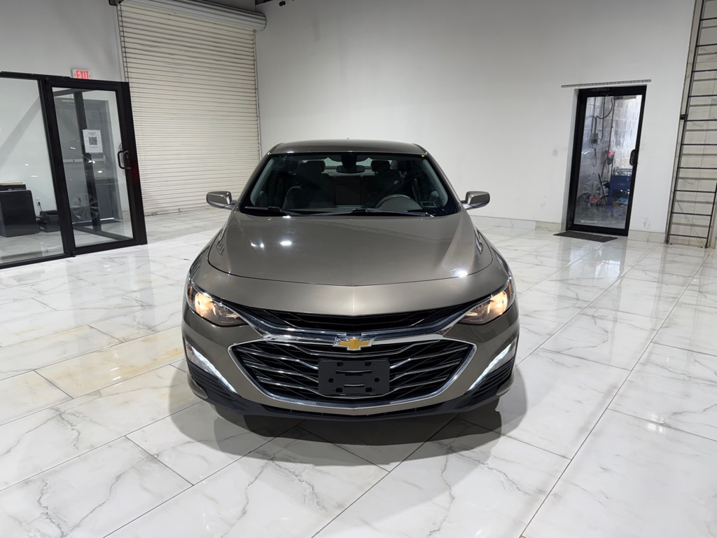 Photo 2 of this CHEVROLET MALIBU