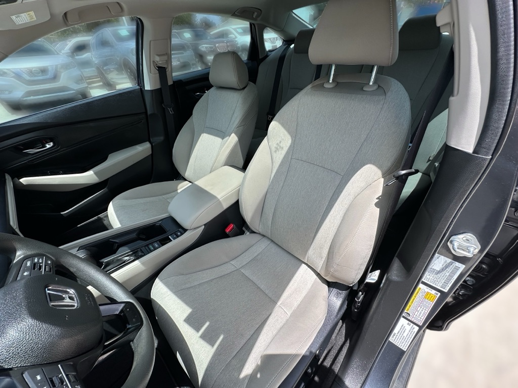 Photo 18 of this HONDA ACCORD