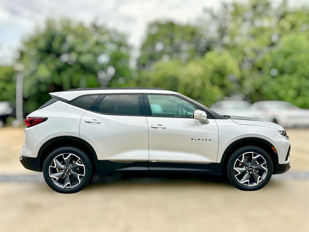 Photo 7 of this CHEVROLET BLAZER