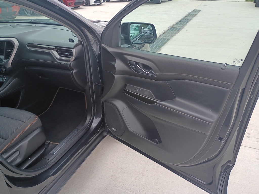 Photo 15 of this GMC ACADIA