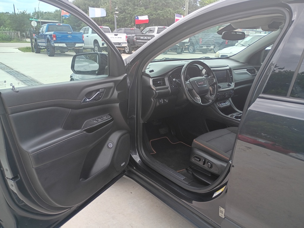 Photo 16 of this GMC ACADIA