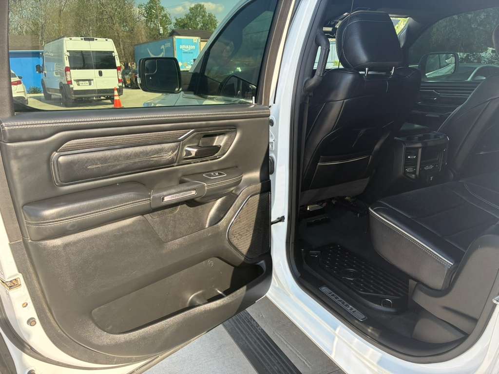 Photo 12 of this RAM 1500