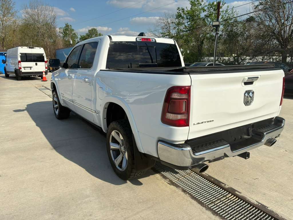 Photo 7 of this RAM 1500