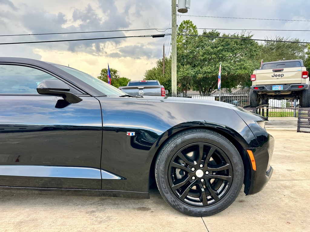 Photo 8 of this CHEVROLET CAMARO