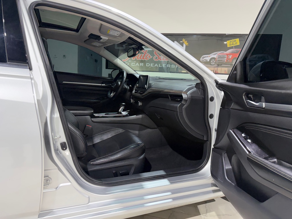 Photo 15 of this NISSAN ALTIMA