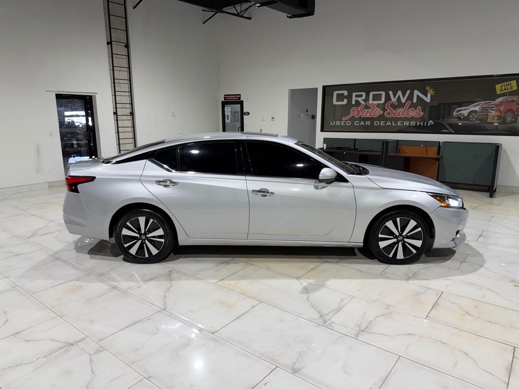 Photo 8 of this NISSAN ALTIMA