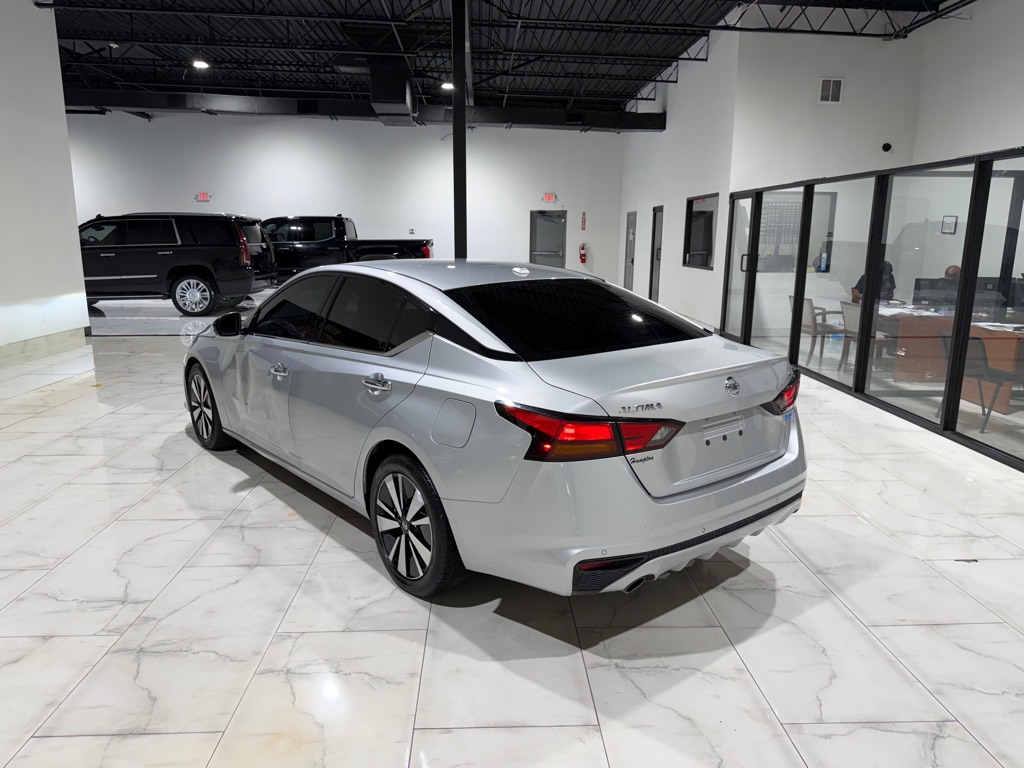 Photo 9 of this NISSAN ALTIMA
