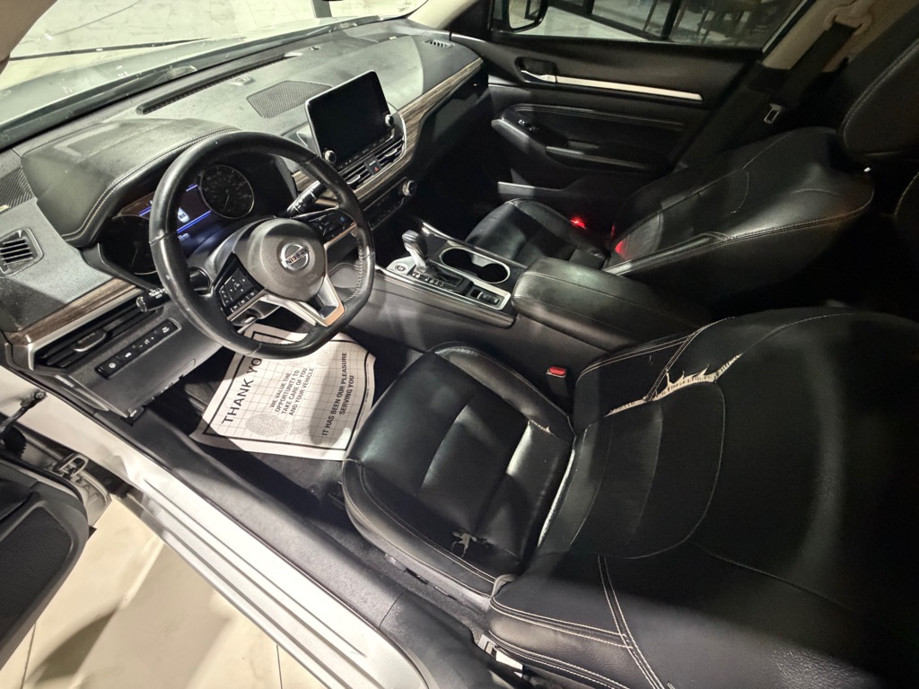 Photo 19 of this NISSAN ALTIMA