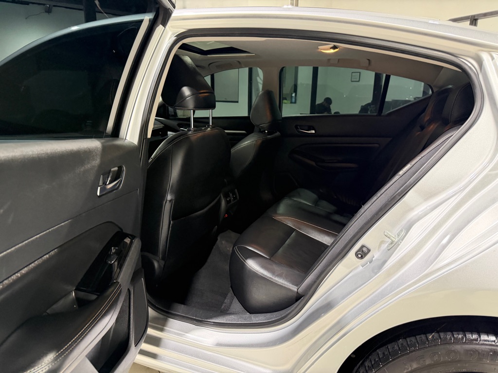 Photo 13 of this NISSAN ALTIMA