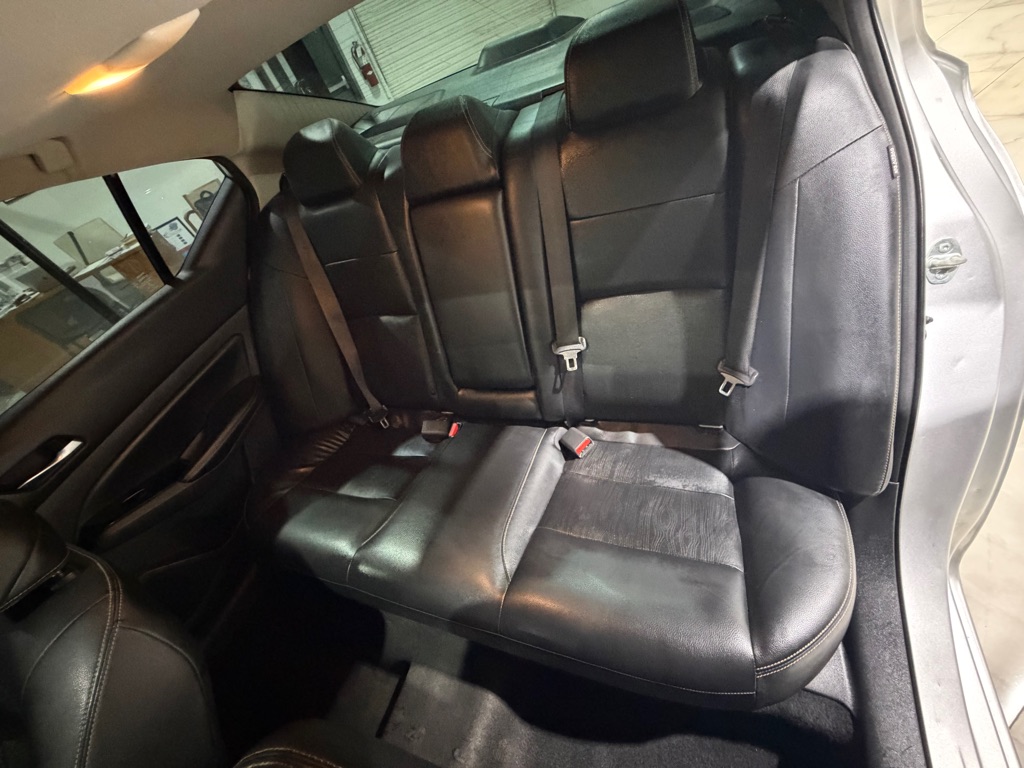 Photo 17 of this NISSAN ALTIMA