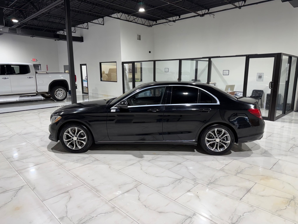 Photo 7 of this MERCEDES-BENZ C-CLASS