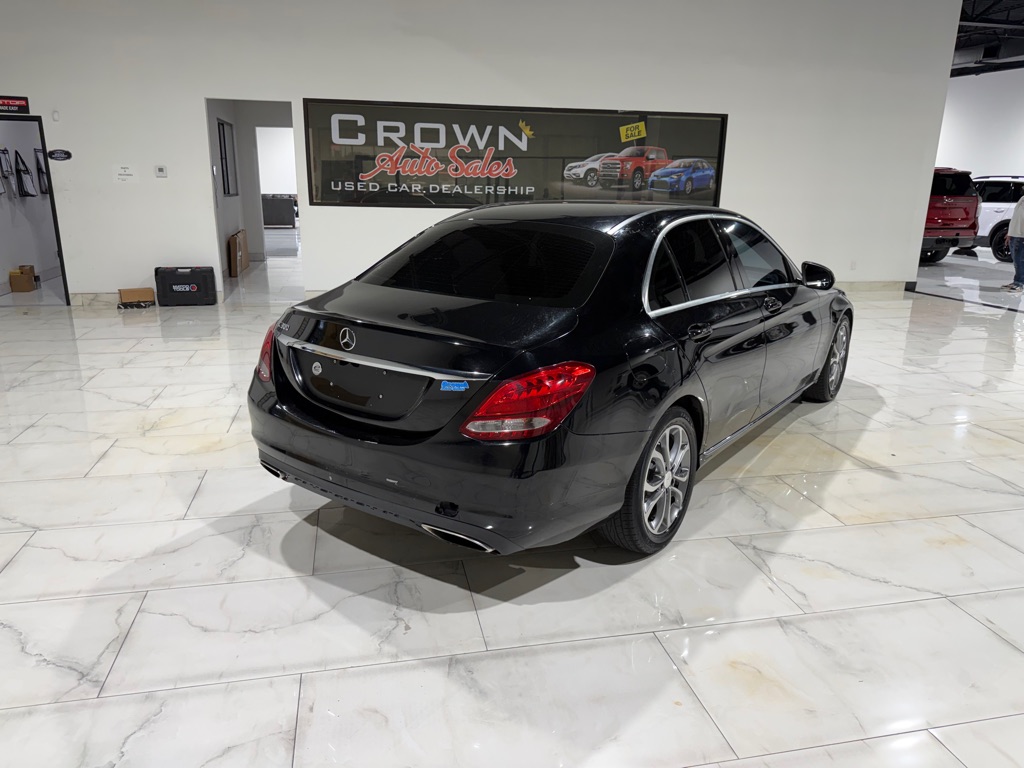 Photo 8 of this MERCEDES-BENZ C-CLASS