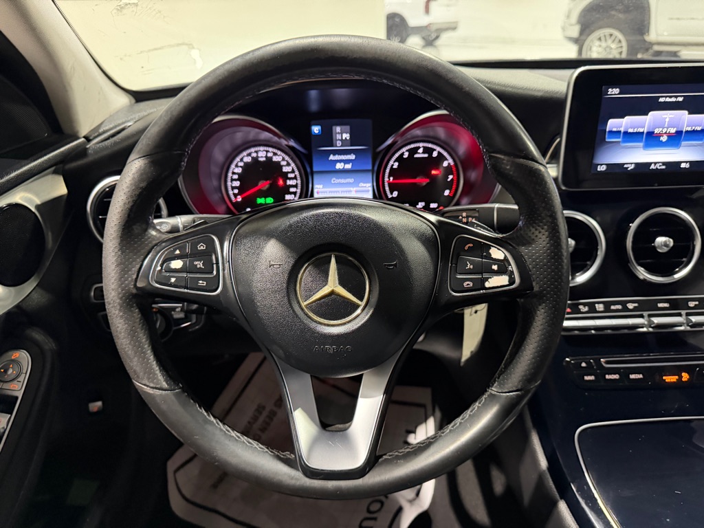 Photo 21 of this MERCEDES-BENZ C-CLASS