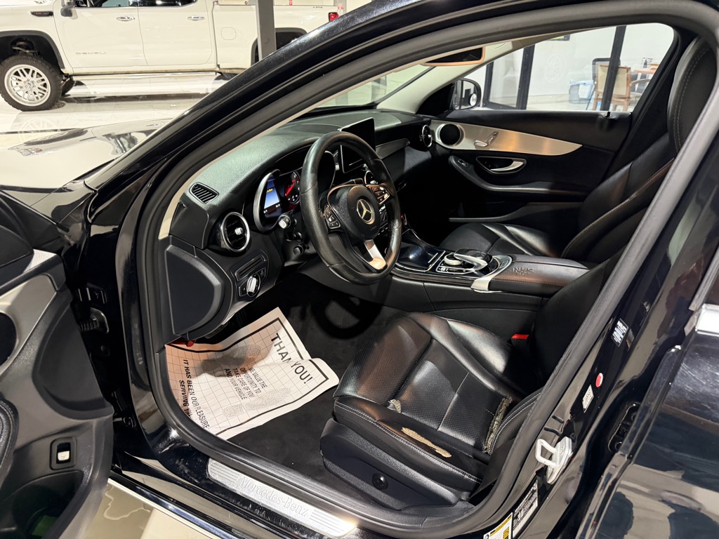 Photo 15 of this MERCEDES-BENZ C-CLASS