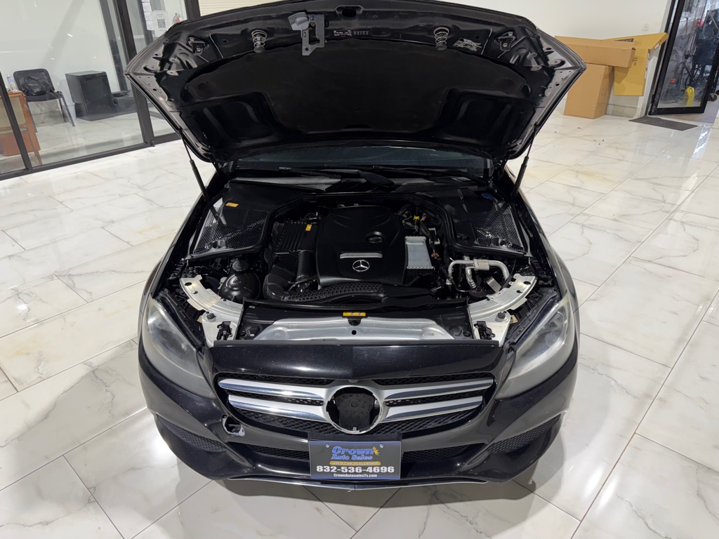 Photo 4 of this MERCEDES-BENZ C-CLASS
