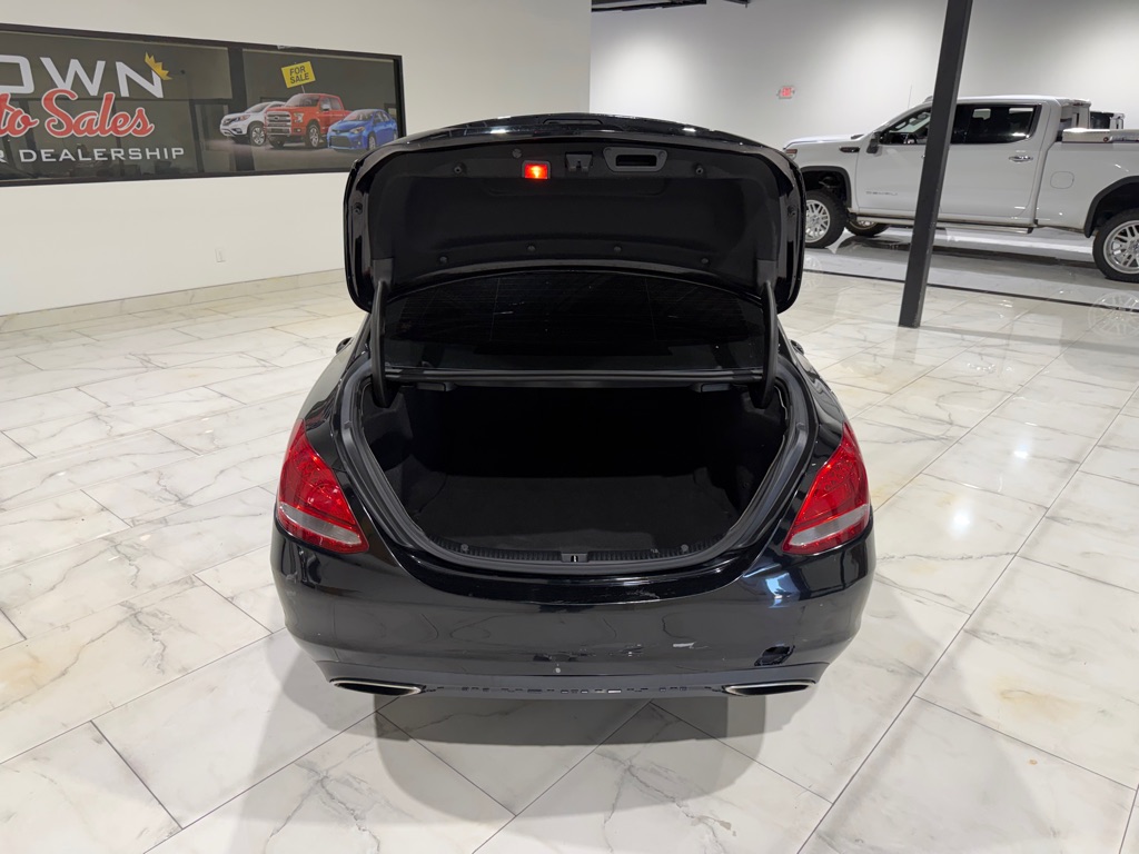 Photo 11 of this MERCEDES-BENZ C-CLASS