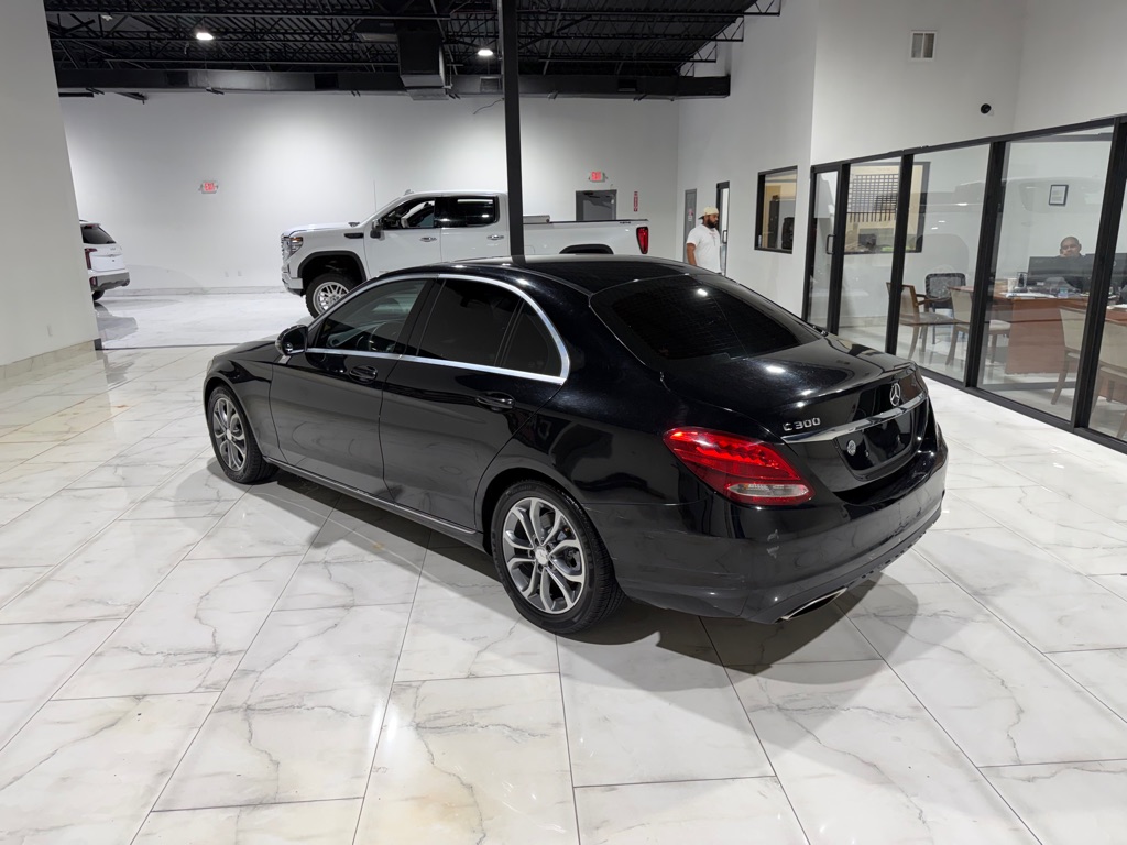 Photo 10 of this MERCEDES-BENZ C-CLASS