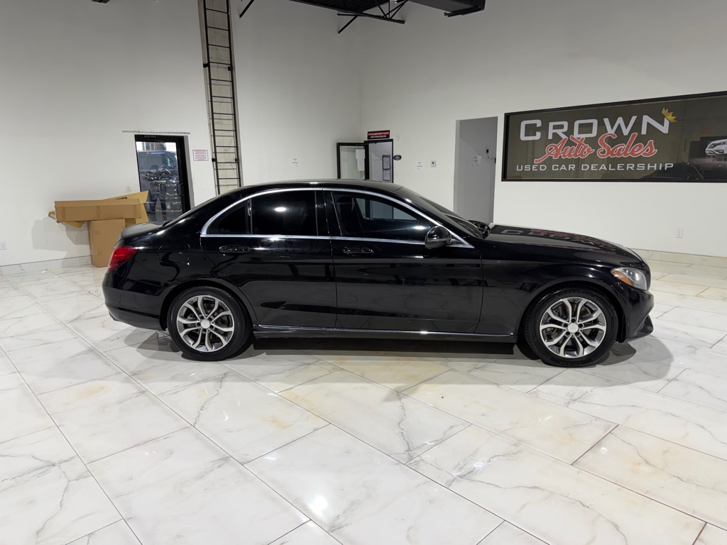 Photo 6 of this MERCEDES-BENZ C-CLASS
