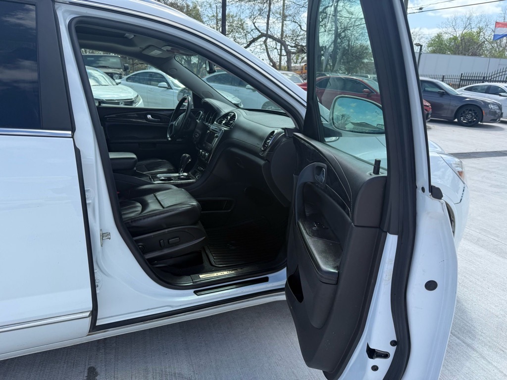 Photo 13 of this BUICK ENCLAVE