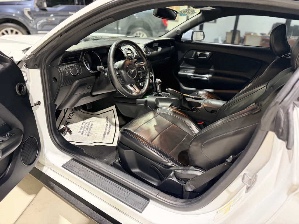 Photo 12 of this FORD MUSTANG