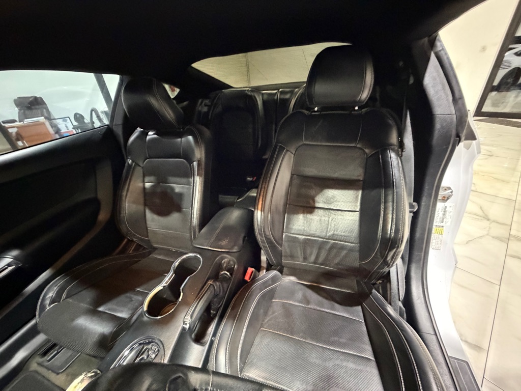 Photo 14 of this FORD MUSTANG