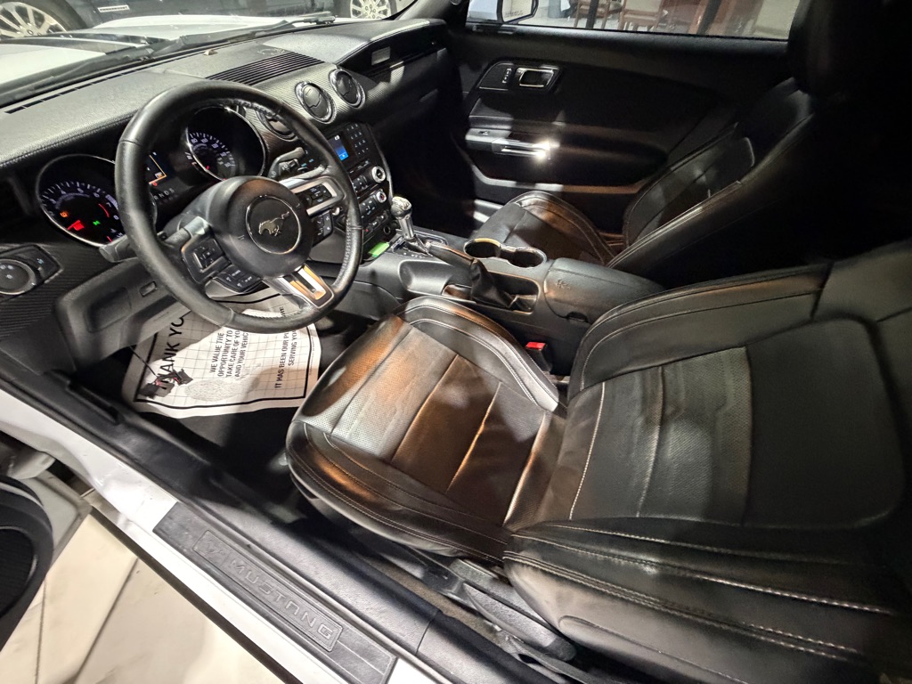Photo 15 of this FORD MUSTANG