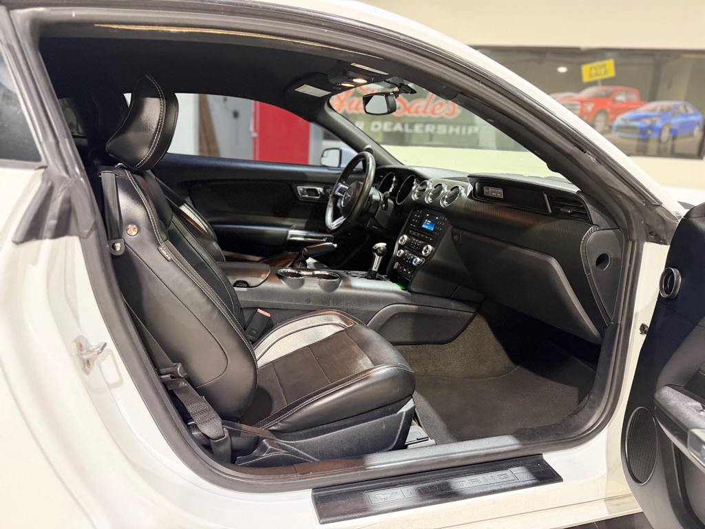 Photo 11 of this FORD MUSTANG