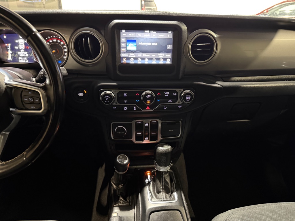 Photo 22 of this JEEP WRANGLER UNLIMI