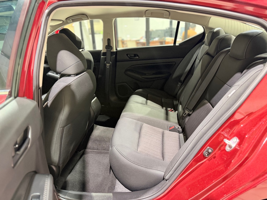 Photo 14 of this NISSAN ALTIMA